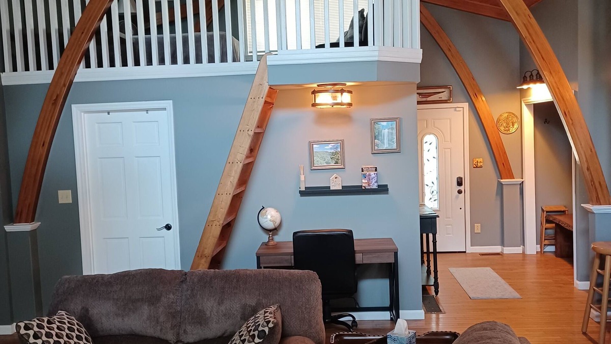 Clarkesville House | Cozy cottage minutes away from your next North GA adventure