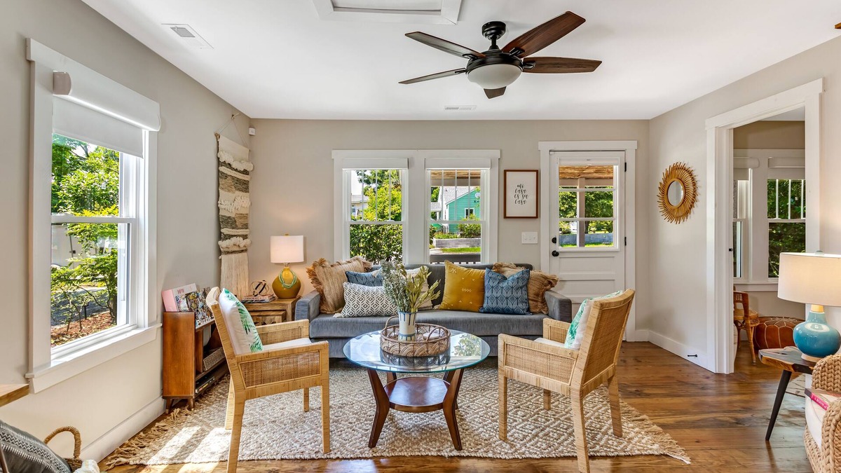 Wilmington Cottage | Cozy Cottage Near Downtown w/NO Cleaning Chores