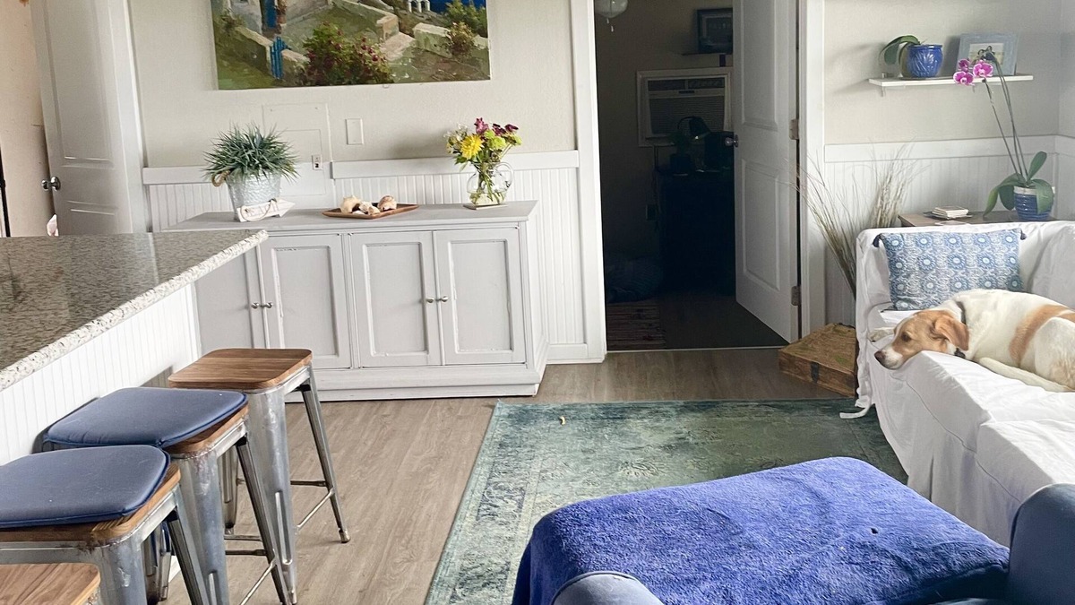 Cedar Lane Cottage | Cozy Cottage nestled between Sargent Beach and ICW