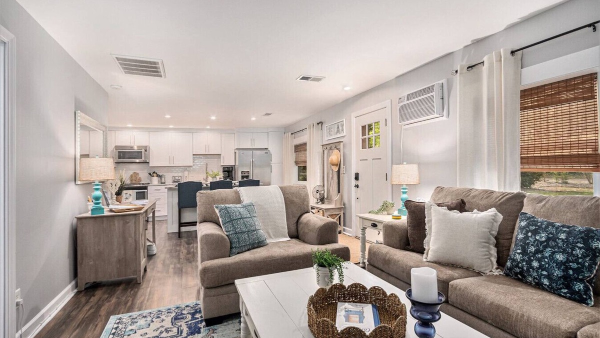 South Haven House | Cozy Cottage of South Haven: Sleeps 6