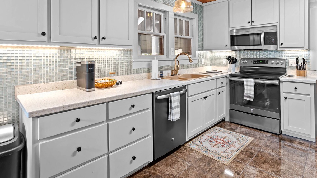Maggie Valley Cottage | Cozy Cottage On The Creek