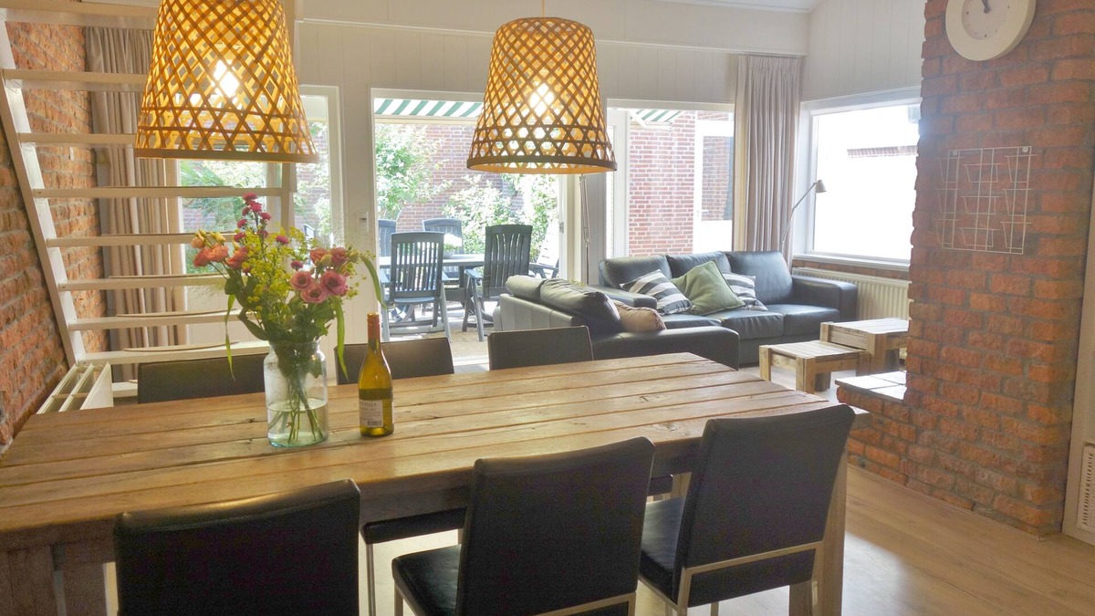 Egmond aan Zee House | Cozy cottage, sleeps 6, garden, parking, 200 meters from the beach