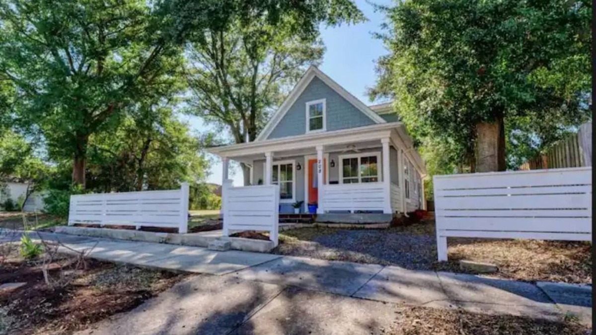 Wilmington Cottage | Cozy Cottage Style Home near downtown Wilmington