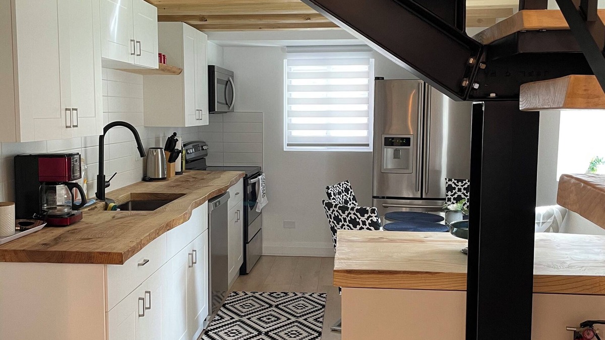 Township of Woolwich House | Cozy Cottage Style House by Grand River