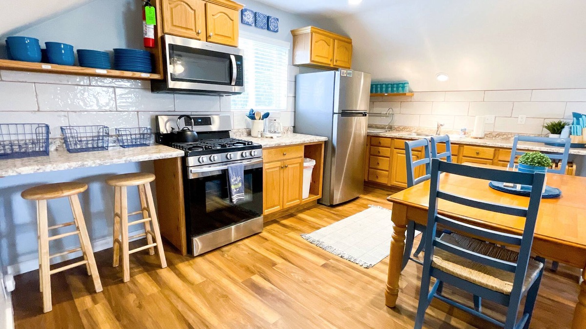 Garden City Cottage | Cozy Cottage w/Hot Tub, 2 Blocks from Lake, 15 minute drive to Beaver Mtn
