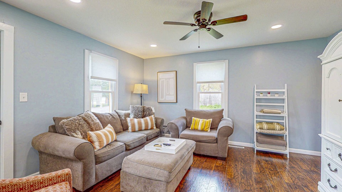 Bellaire House | Cozy Cottage – Walk to Beach, Brewery & More | Near Torch Lake & Shanty Creek