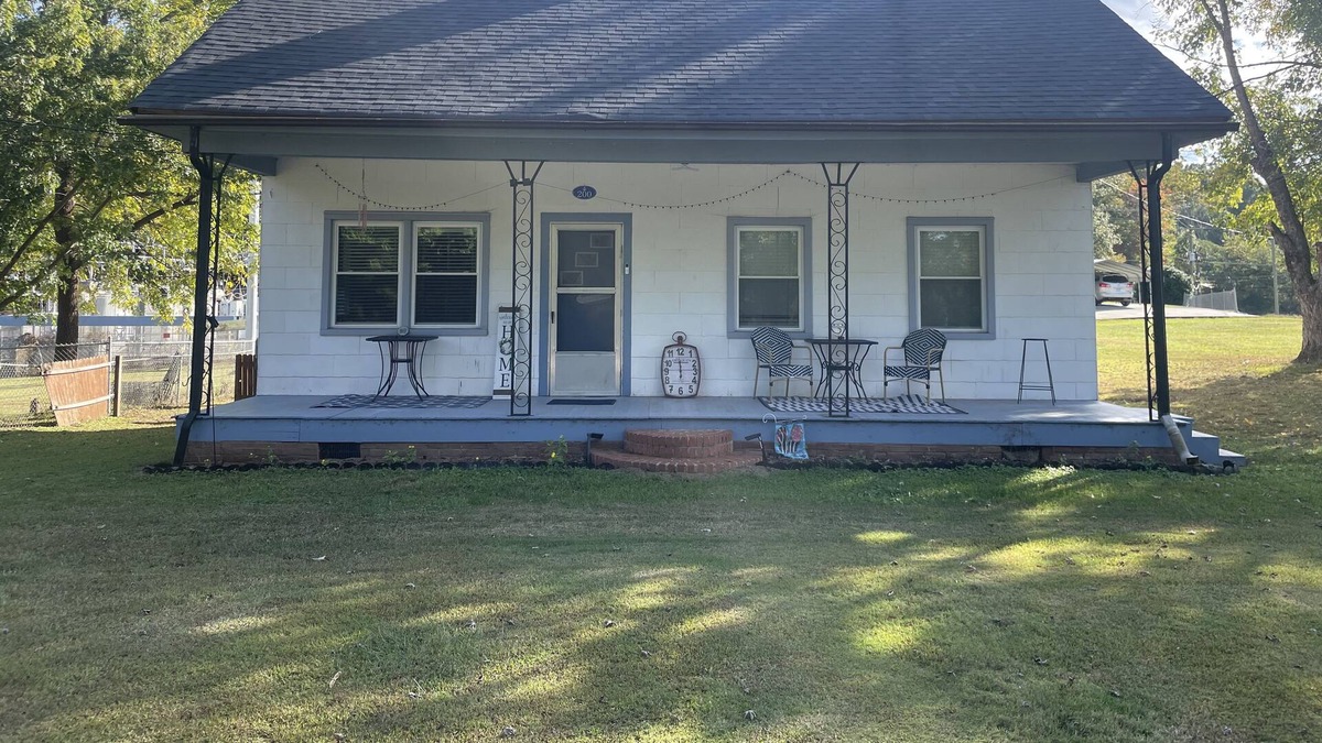 Rhodhiss Cottage | Cozy Cottage With a View - Lake Hickory