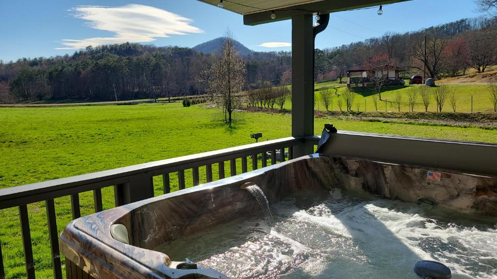 Blue Ridge House | Cozy Cottage with Full View of the Mountains!