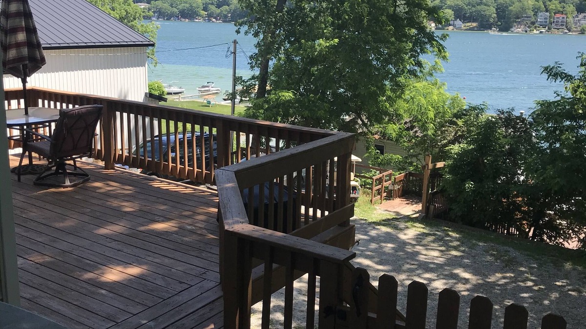 Angola Cottage | Cozy cottage with lake access!