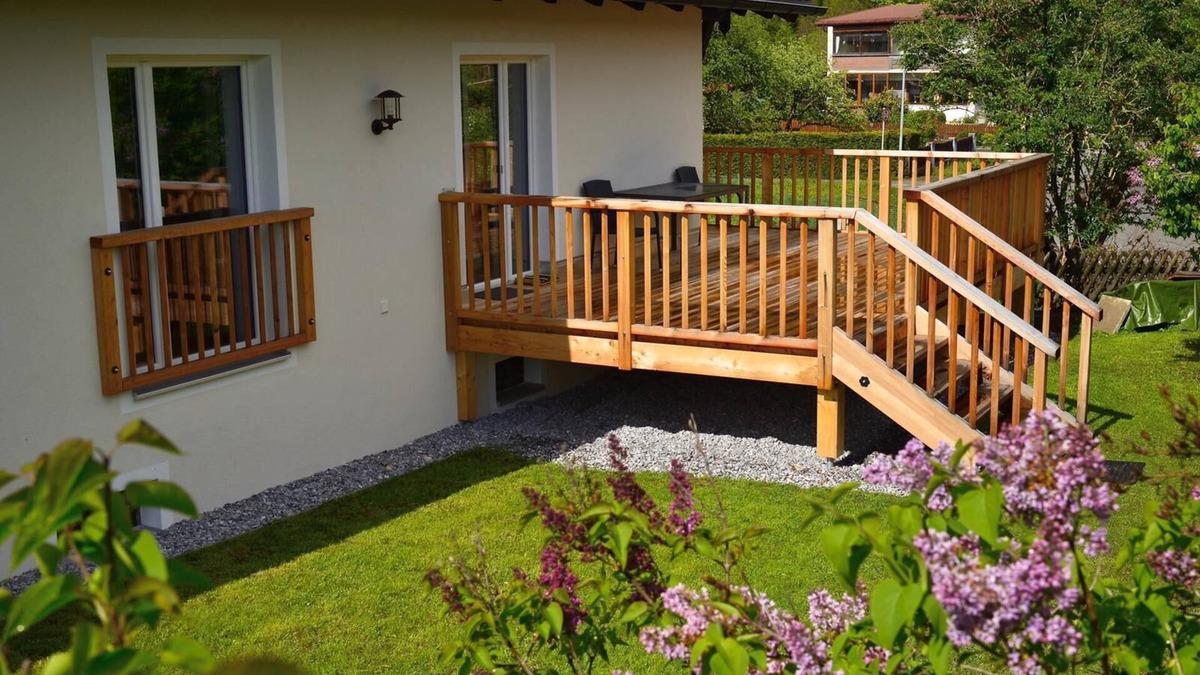 Reutte House | Cozy cottage with large garden, balcony, veranda