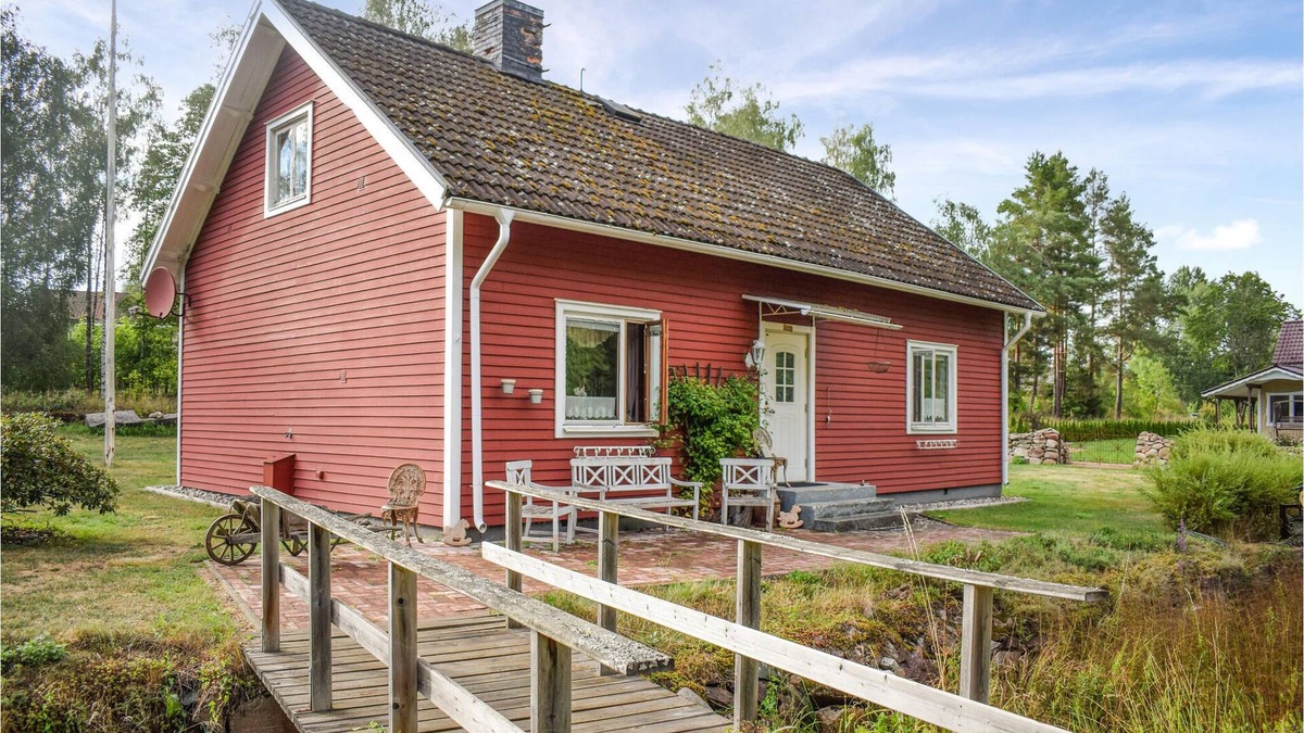 Malilla House | Cozy cottage with natural plot in quiet surroundings.