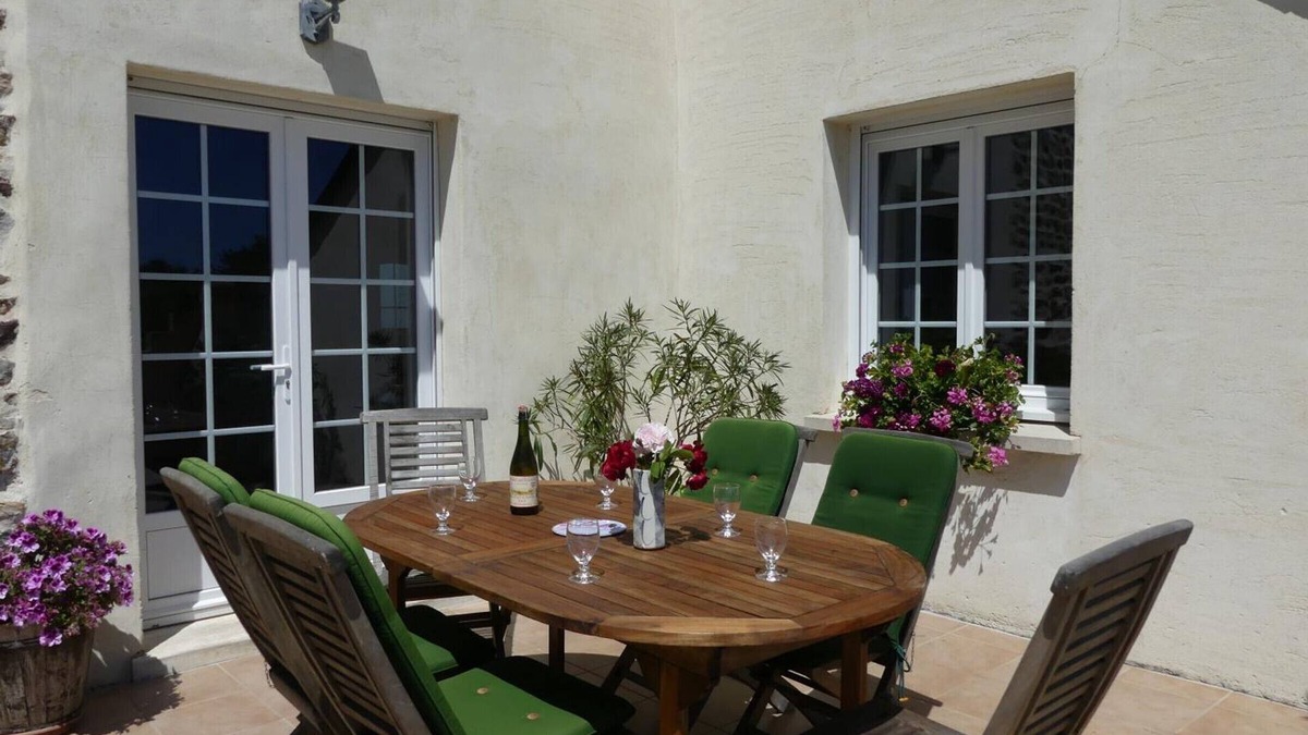 Tamerville Cottage | Cozy cottage with terrace in Normandy, pet-friendly