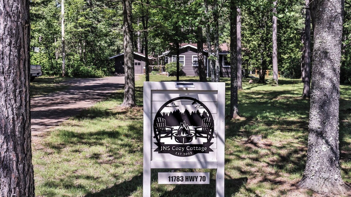 Minocqua Cottage | Cozy Cottage: Year-Round Adventure Base