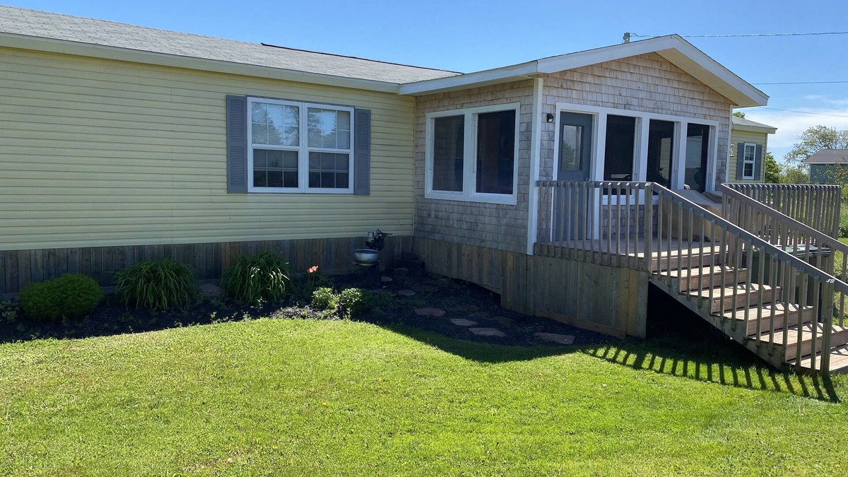 Donaldston House | "Cozy Cottage" Your home away from home!