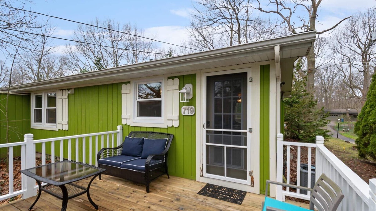 Saugatuck Villa | "Cozy Cottages" Green Cottage Hot tub-Town!