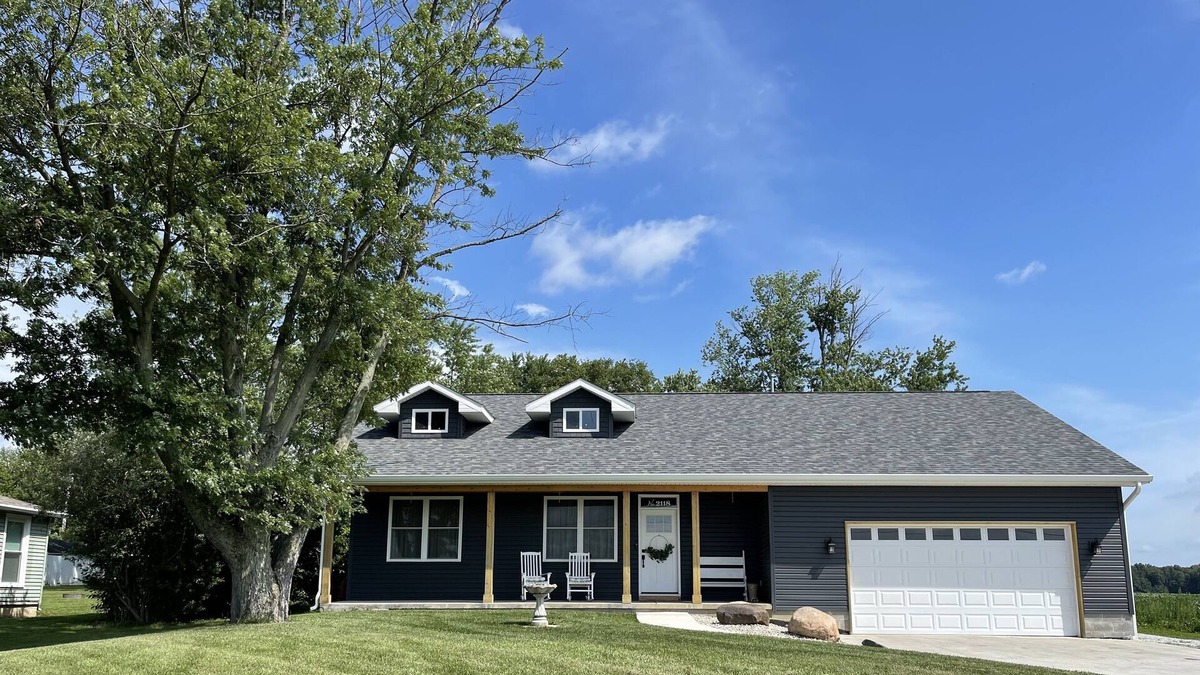 Rockfield House | Cozy country bungalow close to Purdue University, State Park, and Lakes