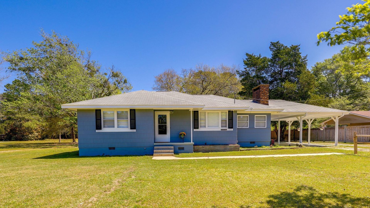 Arapahoe House | Cozy Country Getaway in Grantsboro Near Beaches!