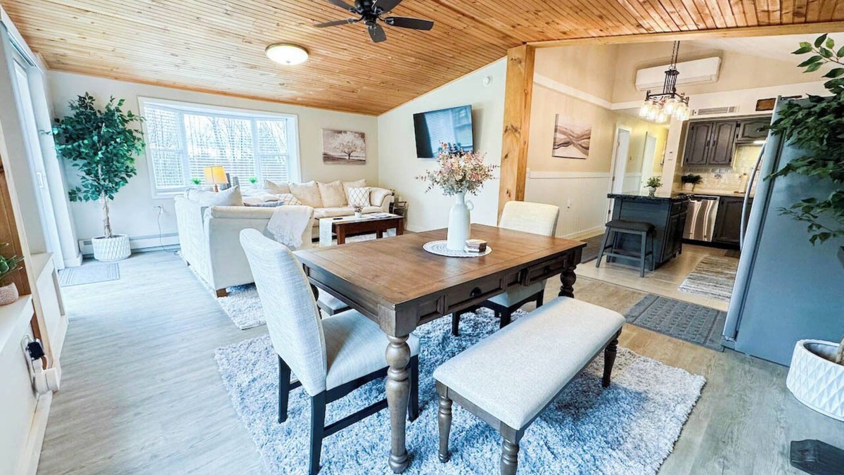Etna House | Cozy Country Home 7 Min to Cornell Peaceful Private Retreat