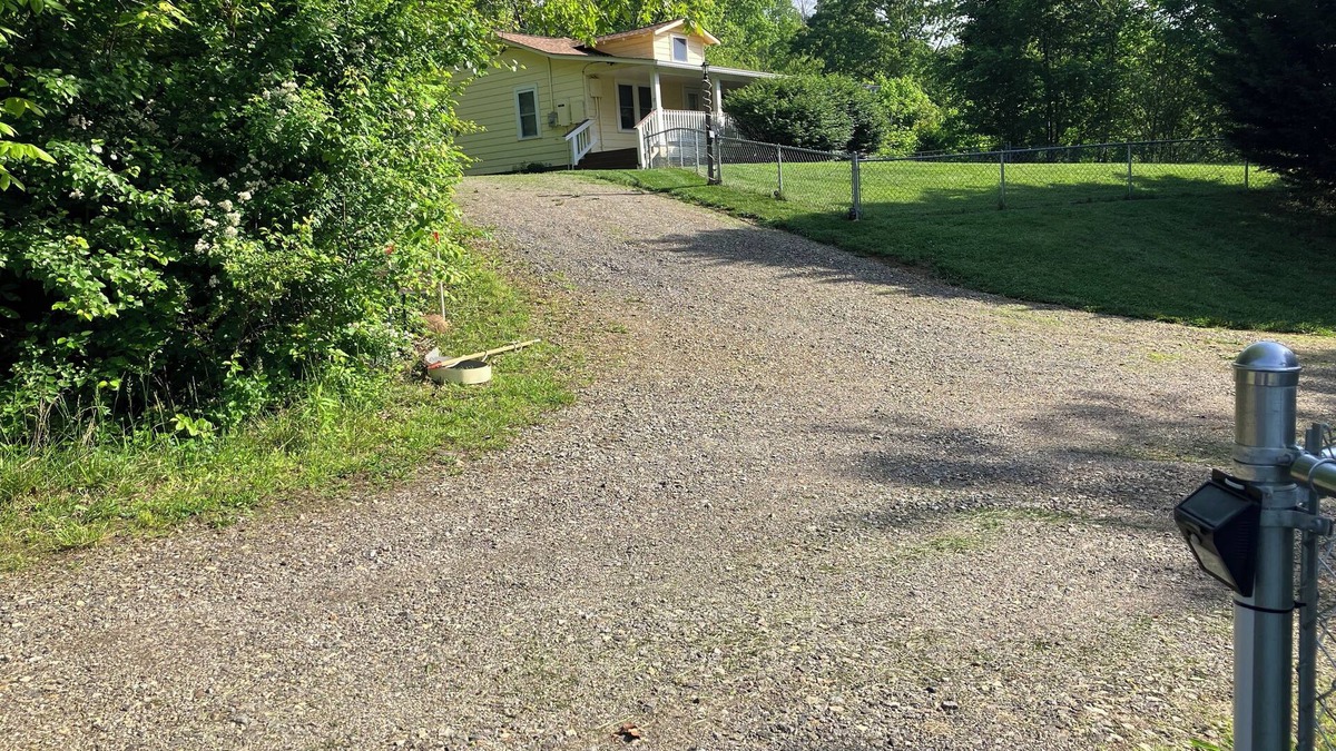 Alexander House | Cozy country home with great views and big porch. Family friendly great kitchen.