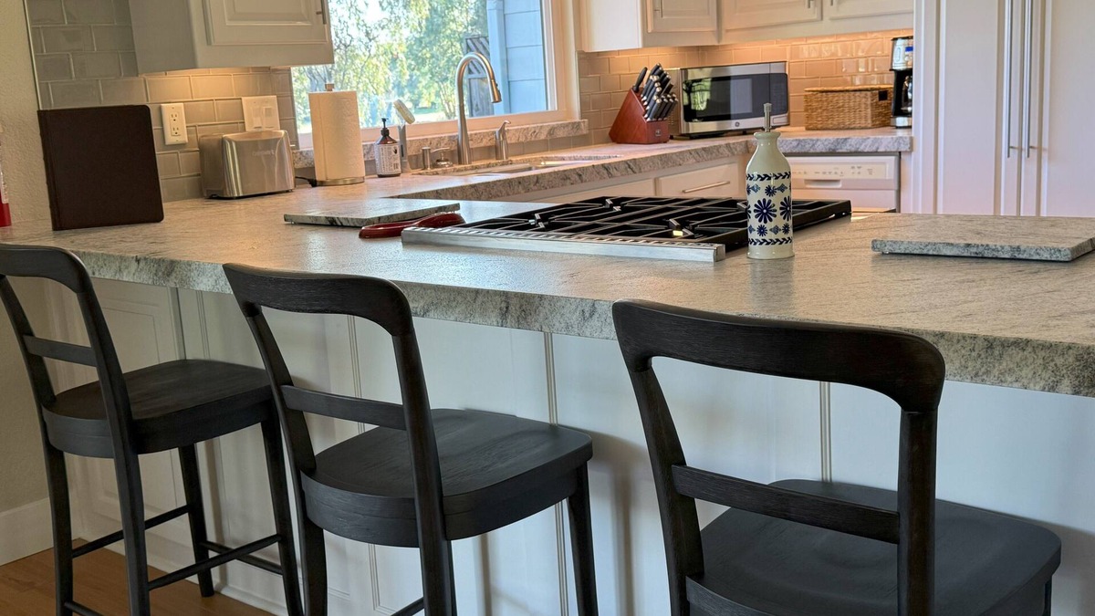 Exeter House | Cozy countryside home on 5 private acres - 30 min. to Sequoia Park entrance