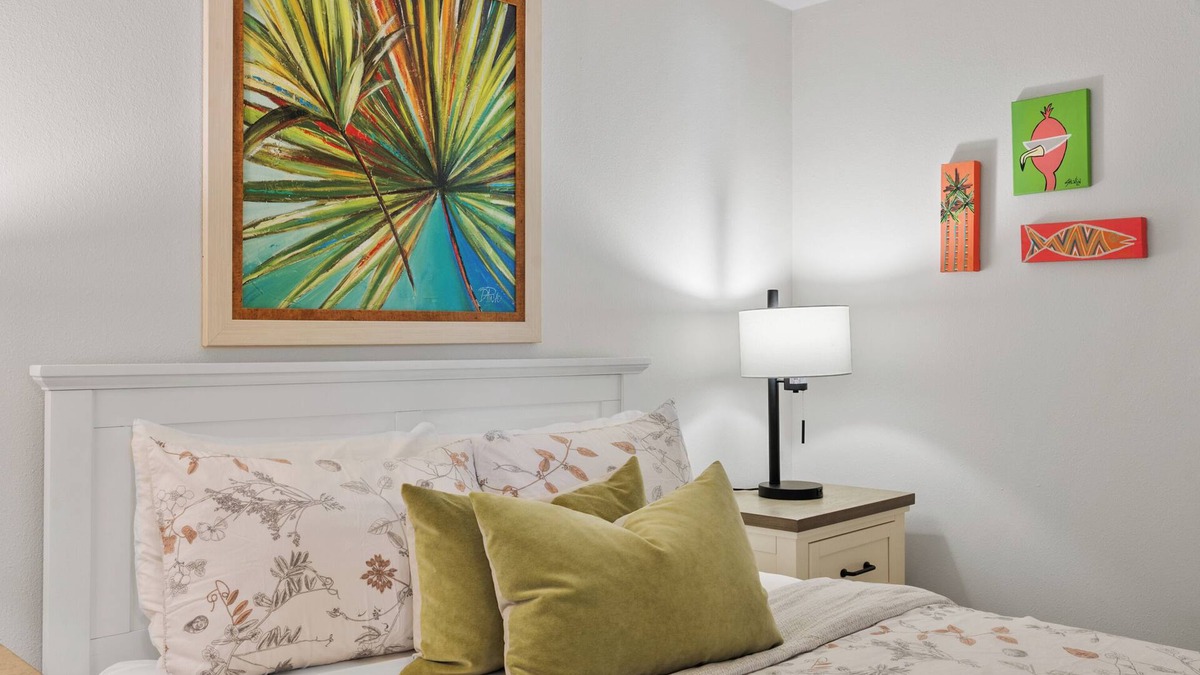 Anna Maria Condo | Cozy couples hideaway! 5-min walk to beautiful white sand beach at Bean Point.