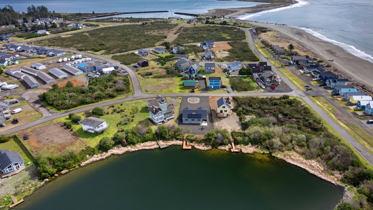 Ocean Shores House | Cozy Cove - Hot Tub, Waterfront & Game room.