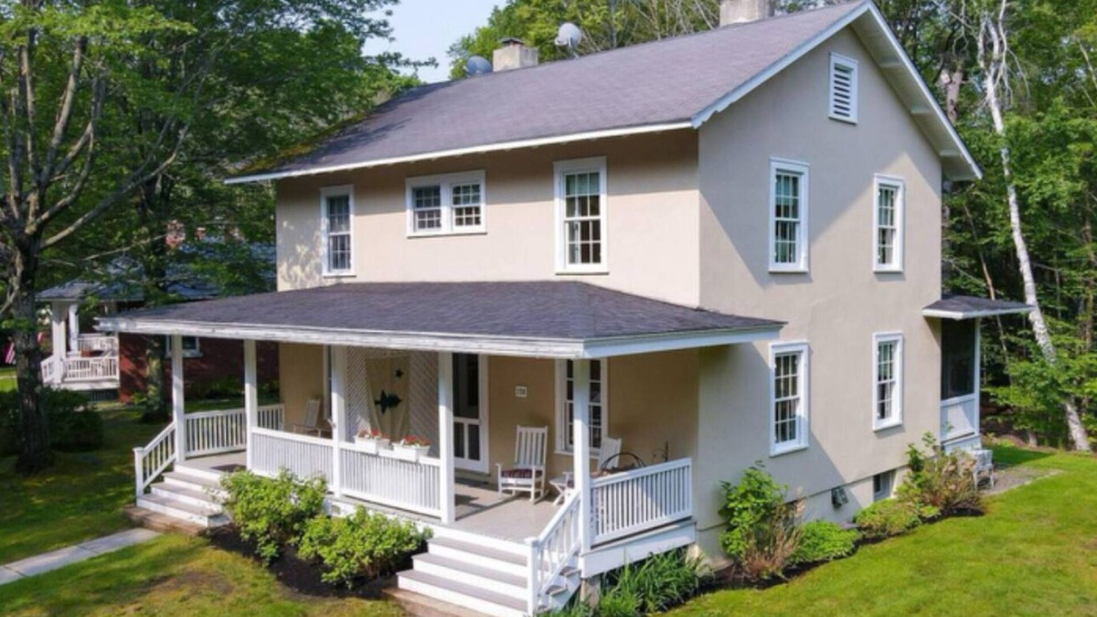 Portland House | Cozy Coveside Island Retreat