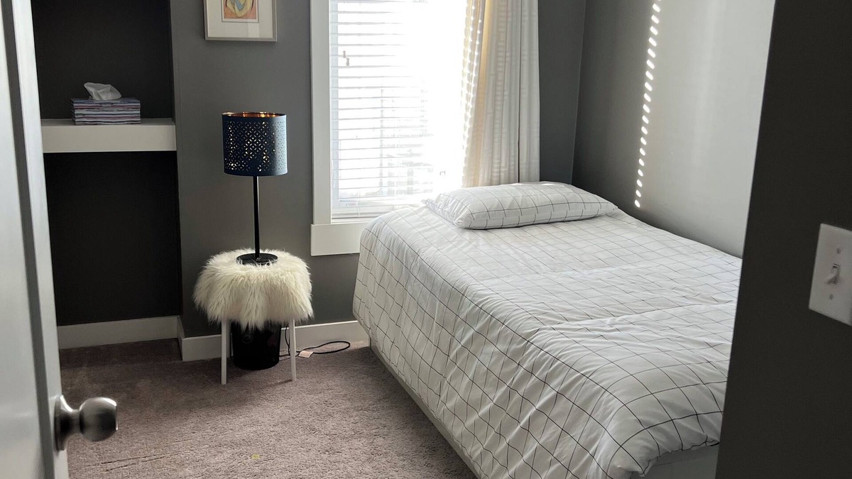 Chestermere Condo | Cozy Crash Pad. (It's a shared property with the owner and another roommate)