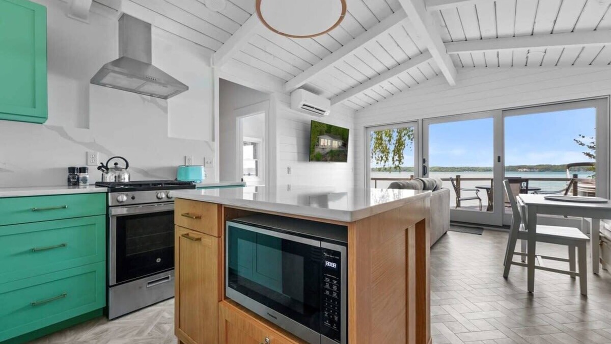 Lake Township House | Cozy Crystal Cottage - Dog Friendly!