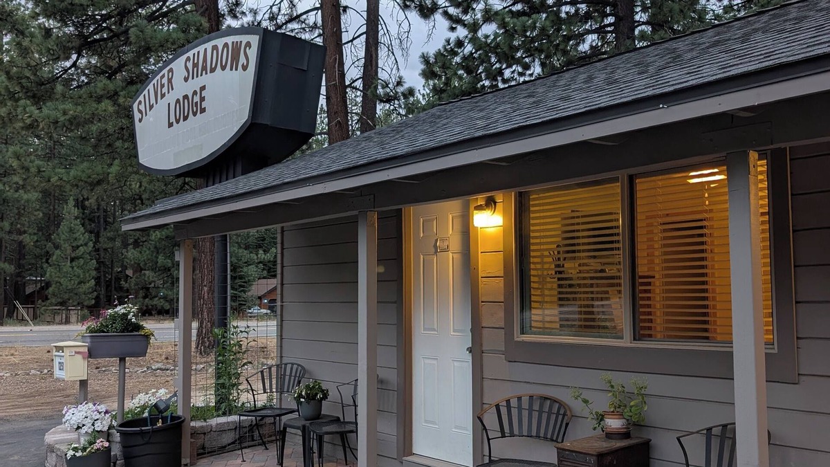 Tahoe Valley Cabin | Cozy cute clean rustic charm studio with wifi in South Lake Tahoe
