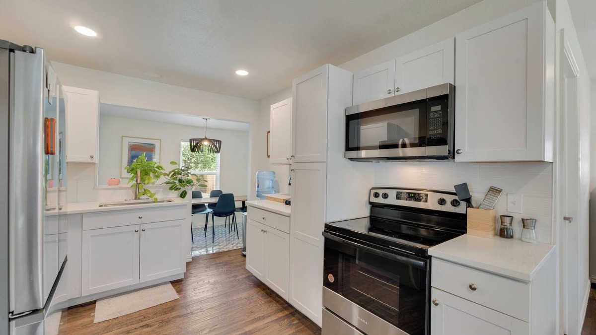 Oak Cliff House | Cozy Dallas Spot - Minutes from Downtown and Bishops Arts!