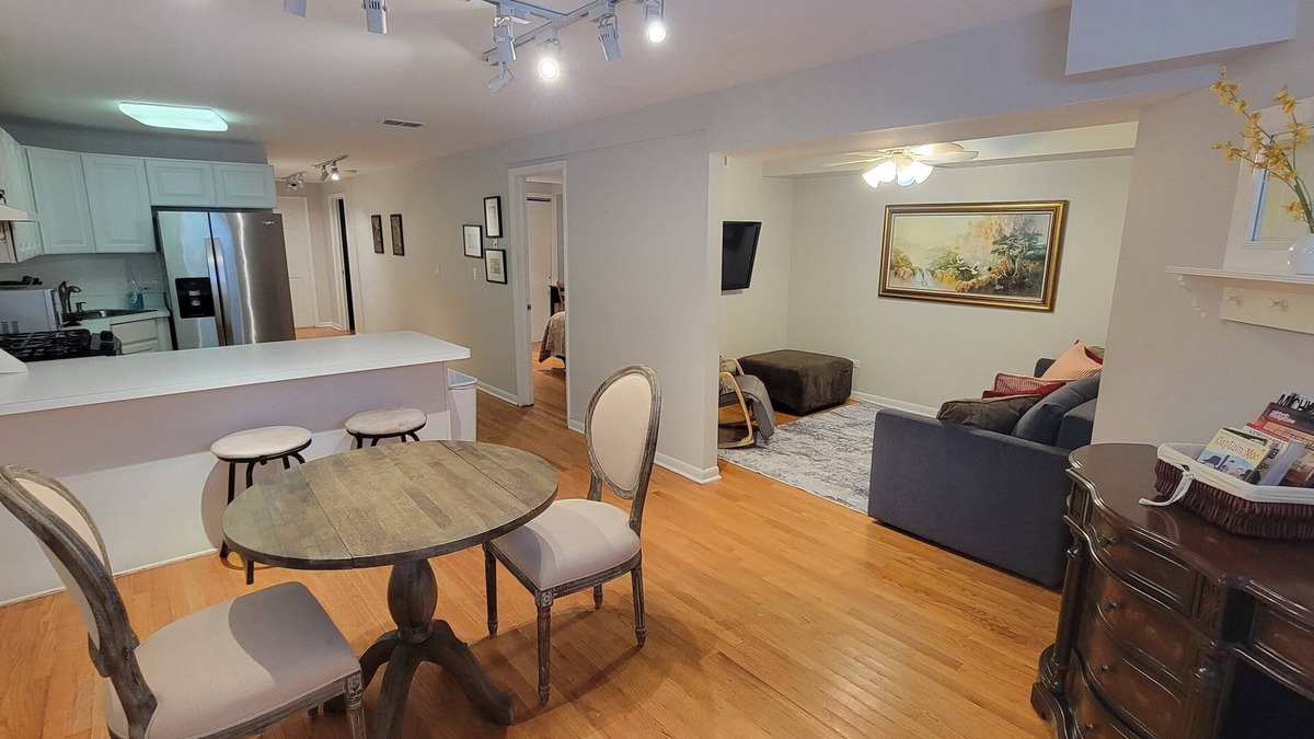 Wrightwood Neighbors Apartment | Cozy Depaul/Wrigley Garden Condo +FREE Parking!