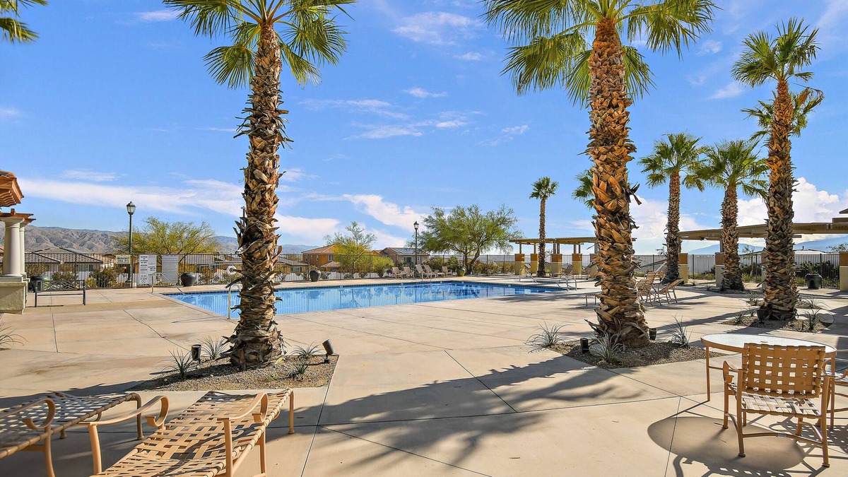Skyborne House | Cozy Desert View.pet friendly!