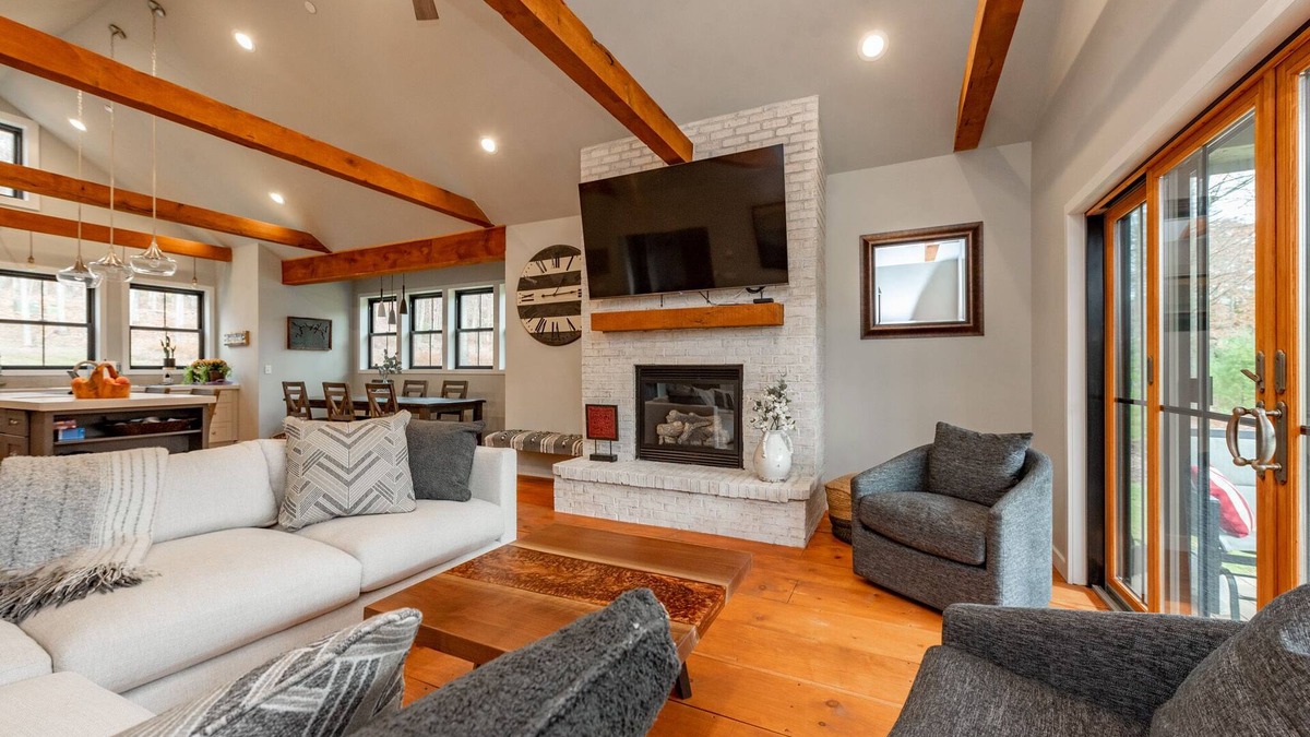 Sky Valley House | Cozy Dog Friendly Golf Area Retreat w/Deck & Fireplace