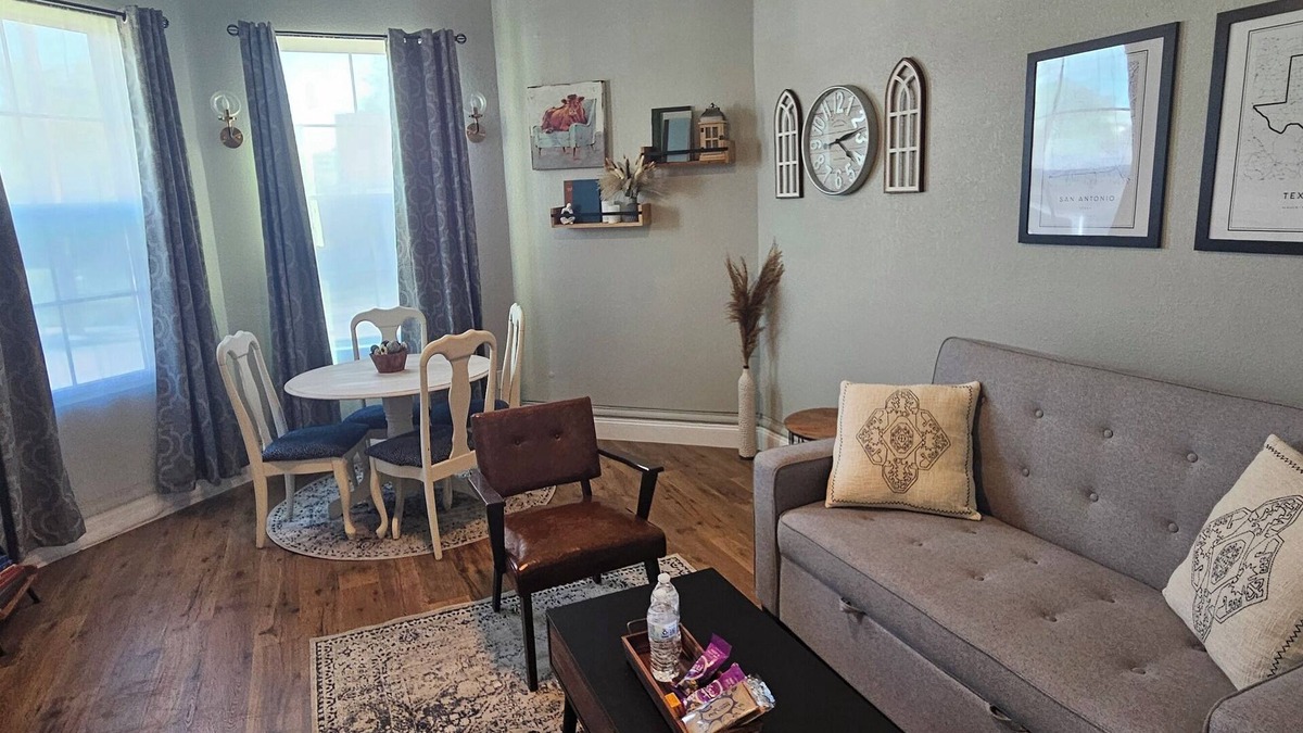 Near East Side House | Cozy Downtown Duplex