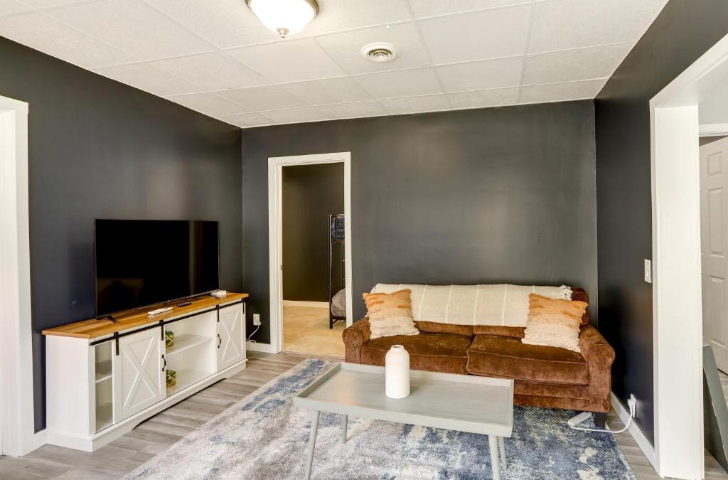 Sandusky House | Cozy Downtown Sandusky Gem - 1 Mi to Lake Erie!