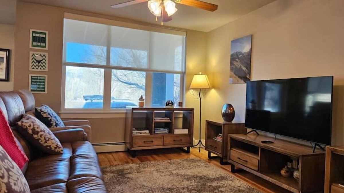 Eagle Condo | Cozy Eagle Ranch retreat walk to everything