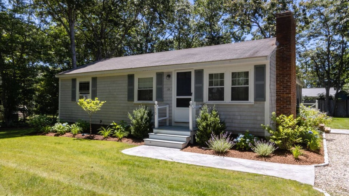 East Falmouth Cottage | Cozy East Falmouth Cottage on the Seacoast Shores