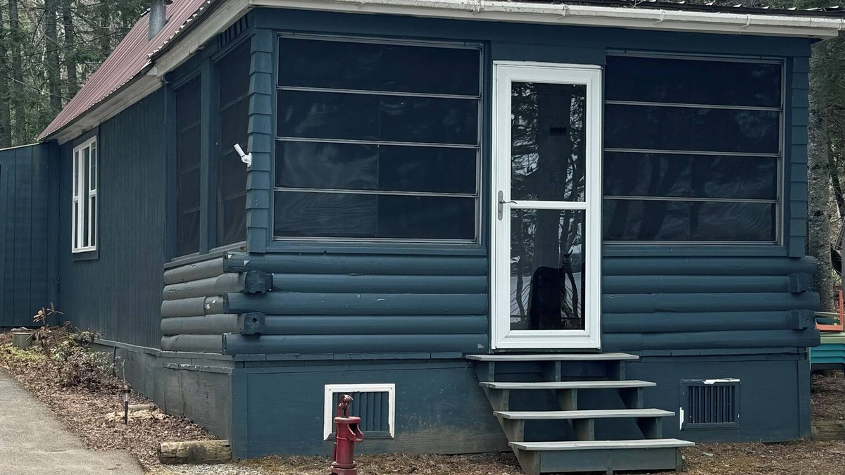 Portage Lake Cabin | Cozy escape in Portage Lake. Sleeps up to ten people!