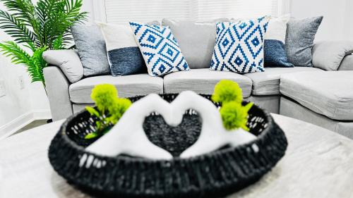 Paw Creek House | Cozy Escape, rooms in Charlotte