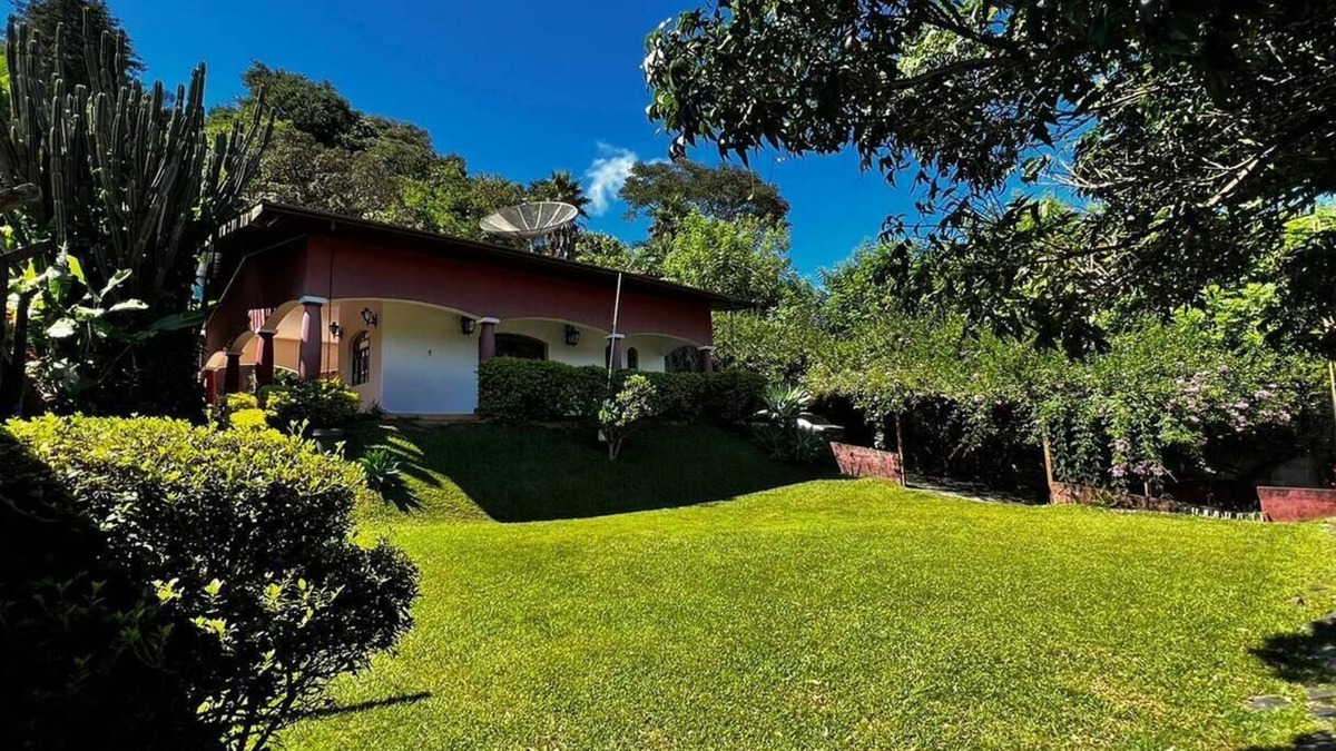 Lindoia House | Cozy farmhouse with 4 suites 10 minutes from Serra Negra