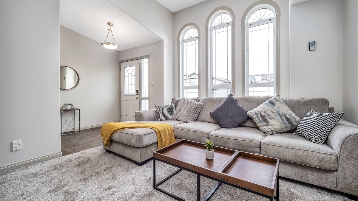 Lethbridge House | Cozy family friendly home in west Lethbridge