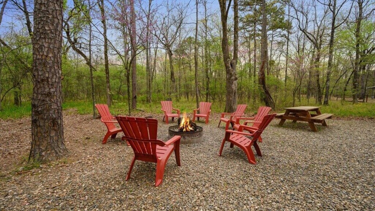 Broken Bow Cabin | Cozy, Family Friendly Cabin w/Hot Tub, Swingset, Firepit, Arcade and CREEK