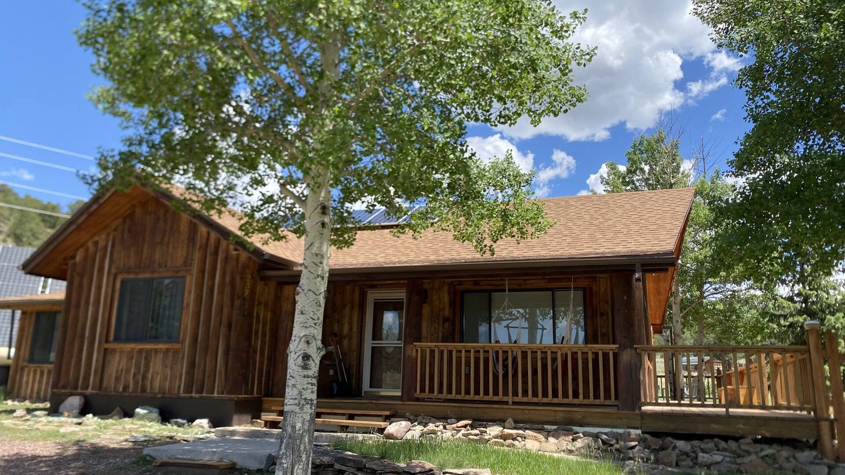 Westcliffe Cabin | Cozy Family-Friendly Log Cabin Retreat in the Mountains