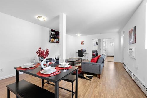 Constable Hook Apartment | Cozy Family Getaway - NYC & NWK with free parking