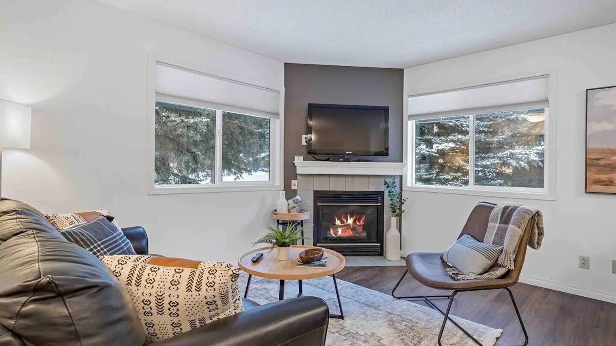 Harvie Heights Condo | Cozy Family Retreat Banff Gate 2-Story 2-BR Condo with Hot-Tub and Full Kitchen