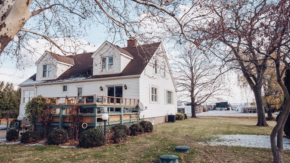 Louth Other | Cozy Farmhouse on the Wine Route