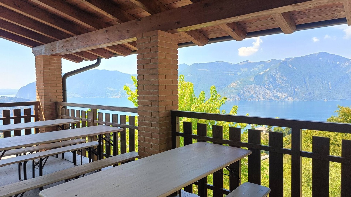 Marone Other | Cozy farmhouse with a view of Lake Iseo. Triple room "Sarnico"
