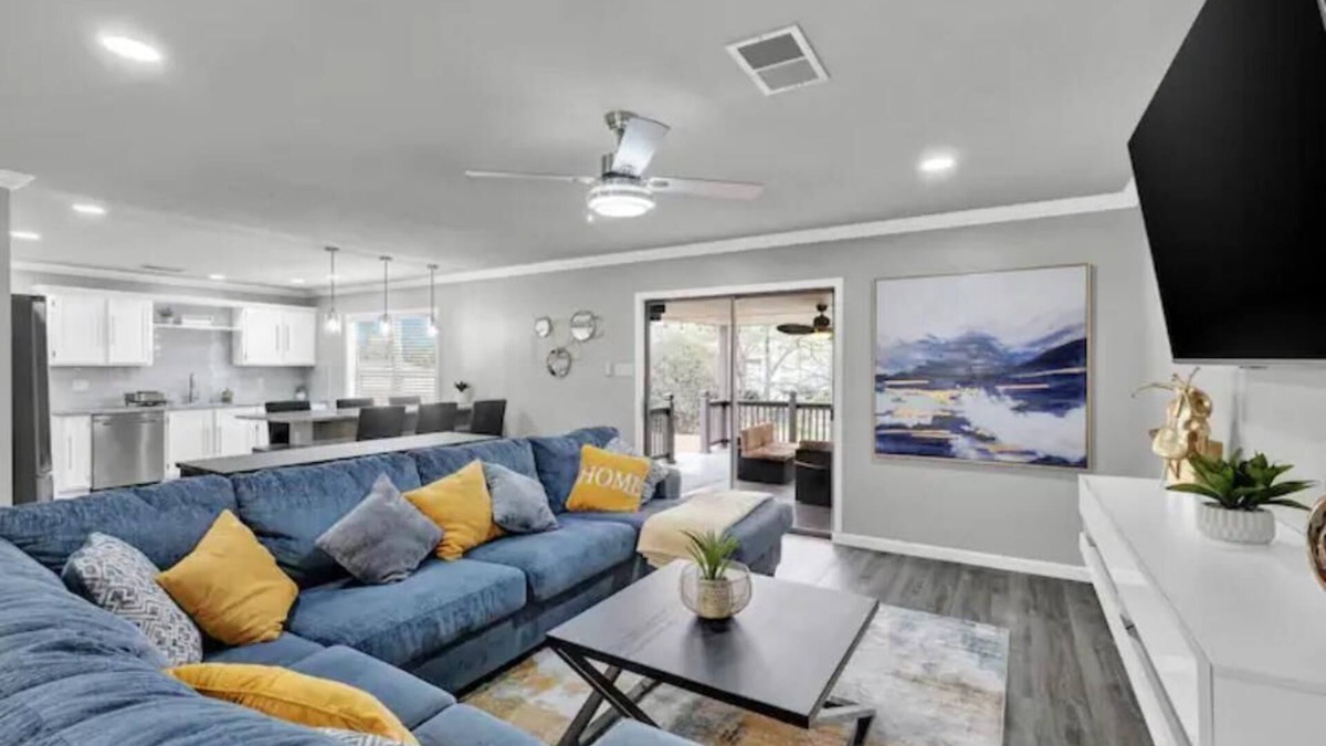 Oxbow House | Cozy & Fun Home, near SixFlag & La Cantera Mall