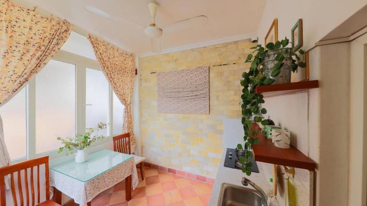 Hang Trong Apartment | Cozy Fun Homestay 12